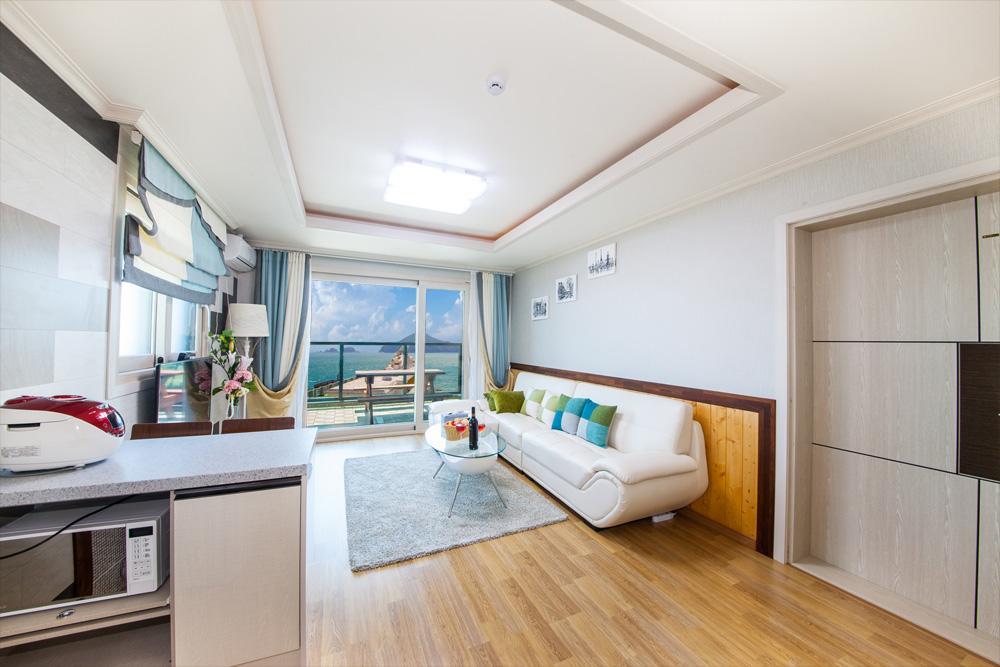 Geoje Haebaram Pension Εξωτερικό φωτογραφία